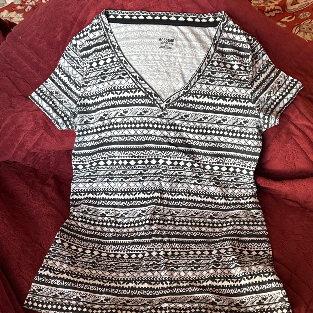 Mossimo Supply Co. Black and White Geometric Short Sleeve Top